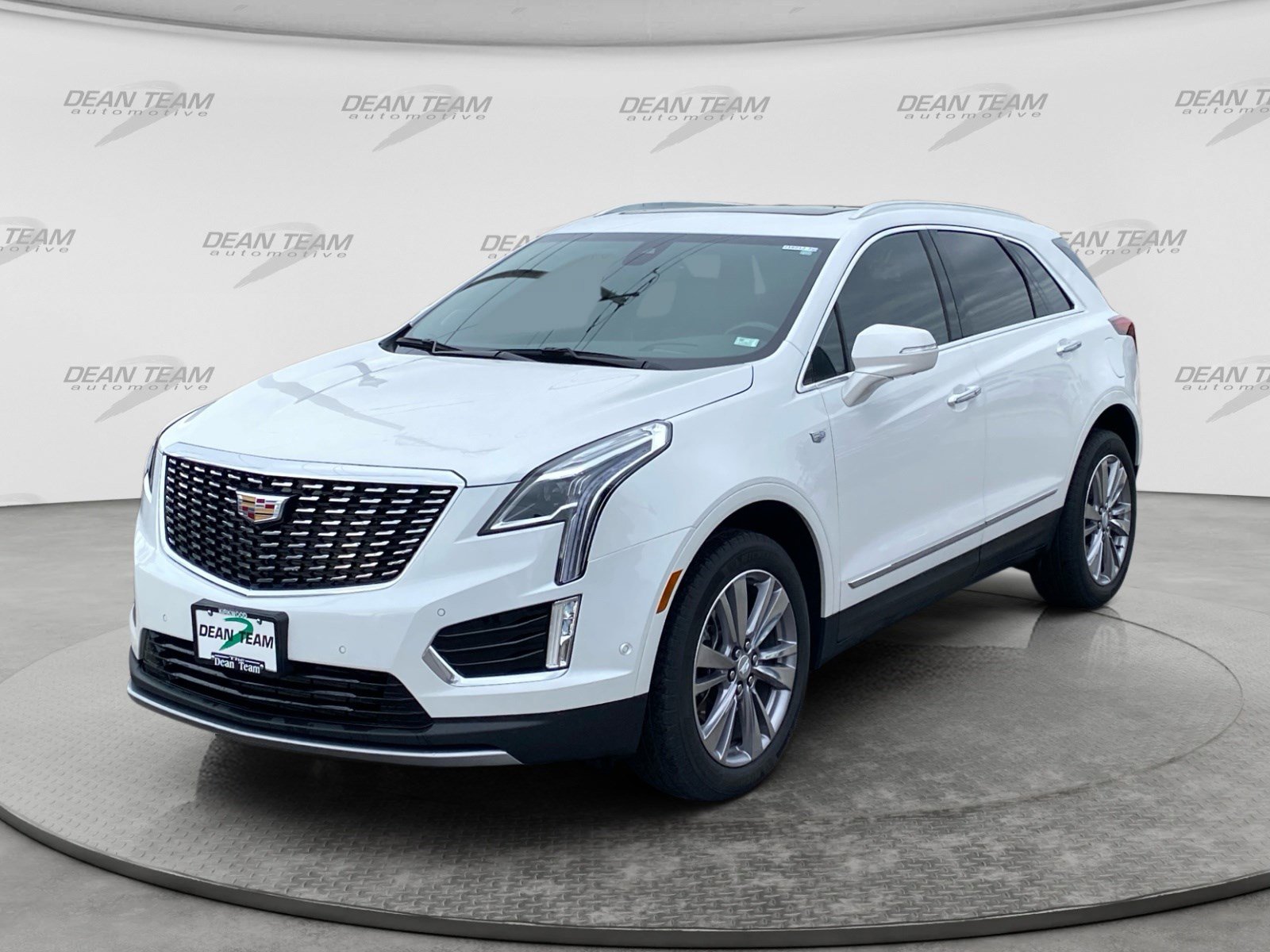 Used 2024 Cadillac XT5 Premium Luxury w/ Technology Package FWD image 3