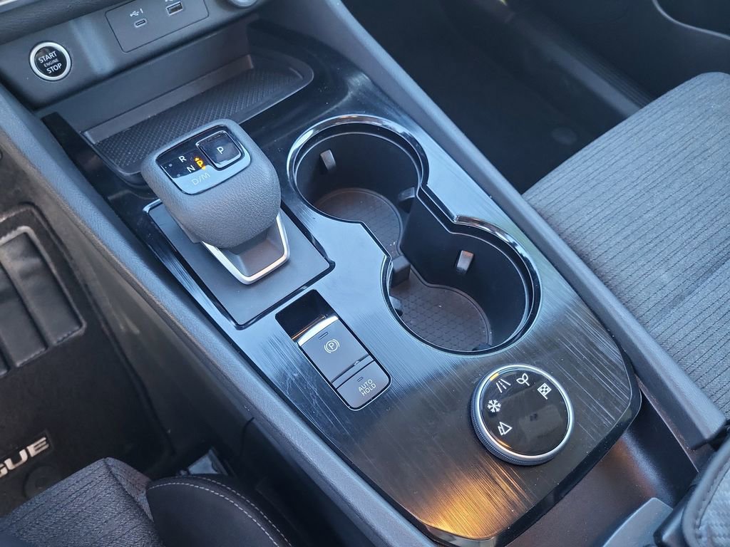 Used 2023 Nissan Rogue SV image 24