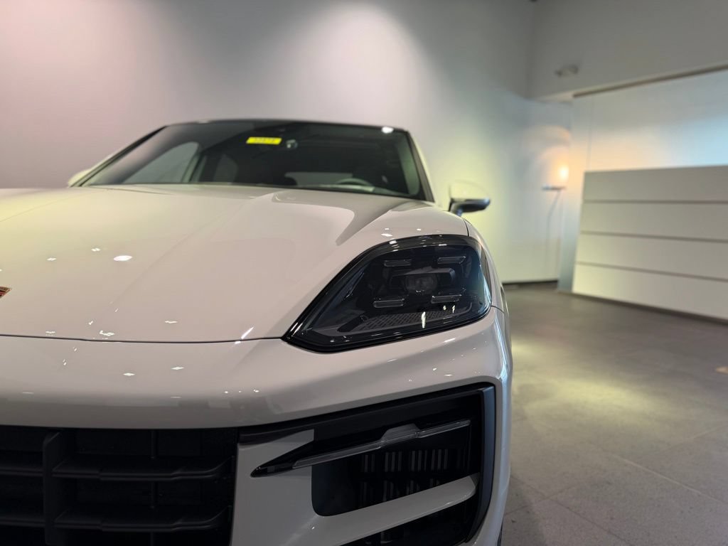 Used 2026 Porsche Cayenne Coupe AWD/4WD image 38