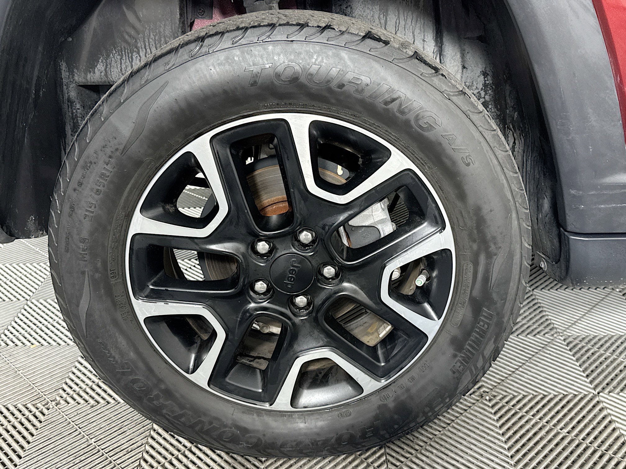 Used 2021 Jeep Compass Trailhawk AWD/4WD image 32