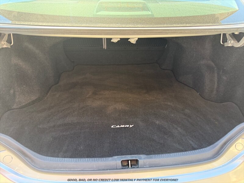 Used 2013 Toyota Camry LE FWD image 15