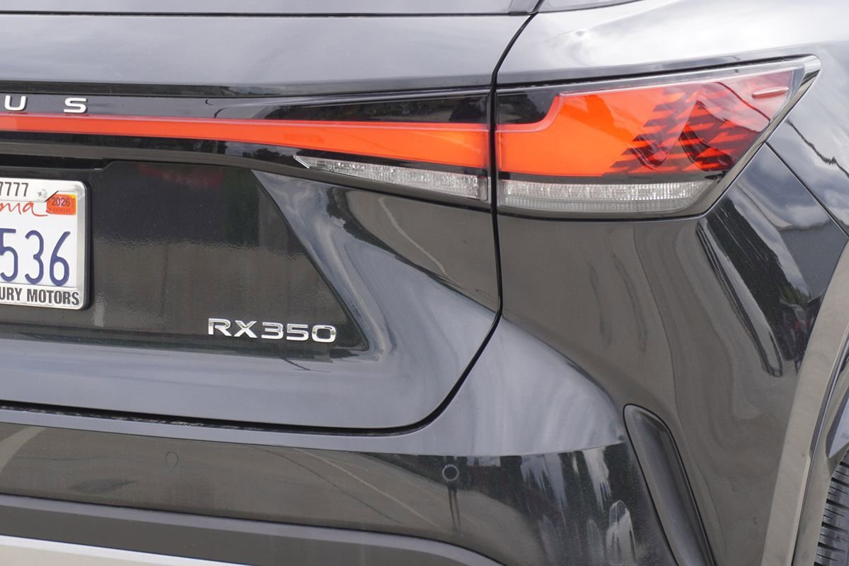 Used 2024 Lexus RX 350 Premium w/ Accessory Package (Z1) FWD image 9