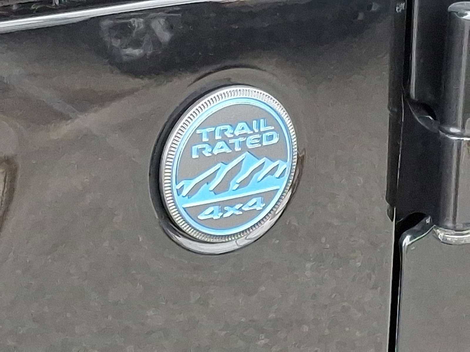 Used 2025 Jeep Wrangler Sahara image 36