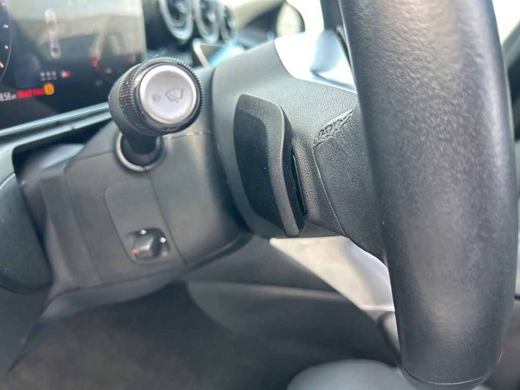 Used 2025 Mercedes-Benz C 300 Sedan image 37