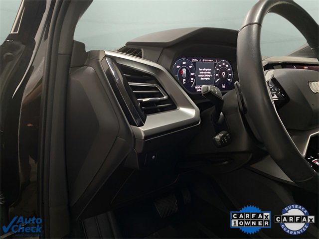 Used 2024 Audi Q4 e-tron Premium image 25