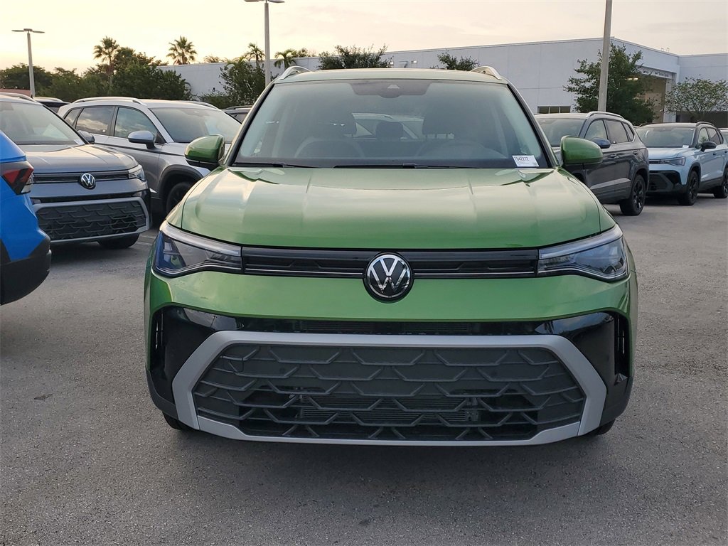 New 2025 Volkswagen Taos SE image 2
