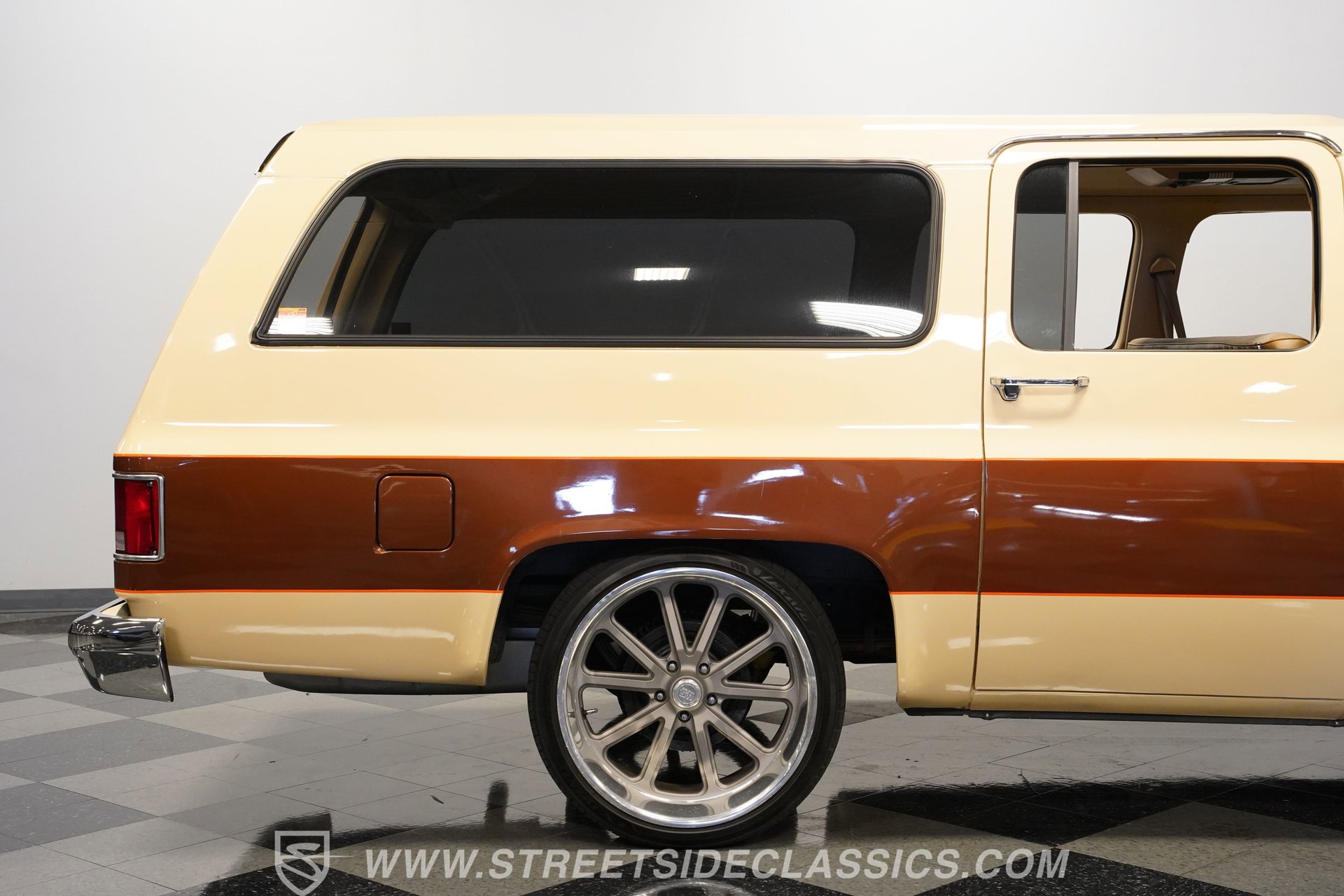 Used 1987 GMC Suburban 2WD image 29