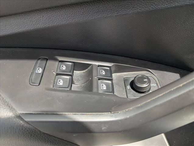 Used 2020 Volkswagen Jetta R-Line w/ R-Line Cold Weather Package FWD image 10