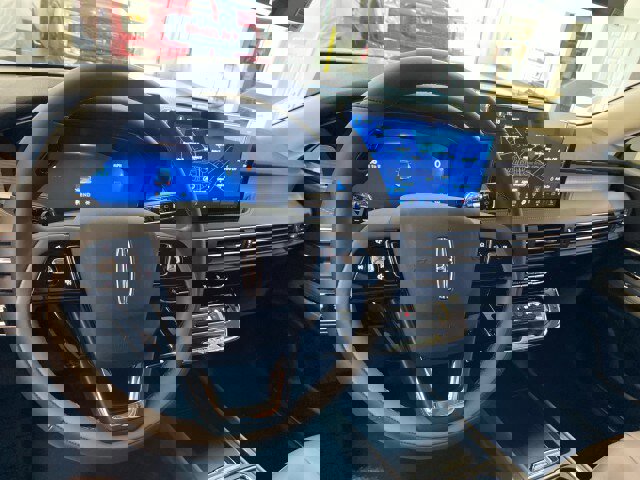 New 2024 Lincoln Corsair AWD w/ Equipment Group 101A image 29