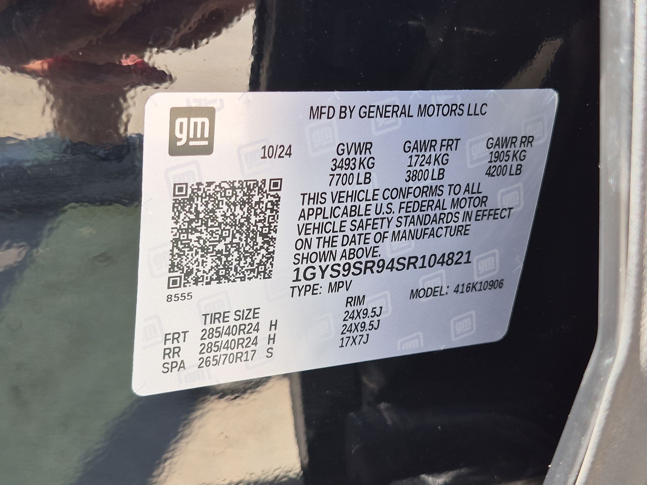 Certified 2025 Cadillac Escalade ESV V AWD/4WD image 40