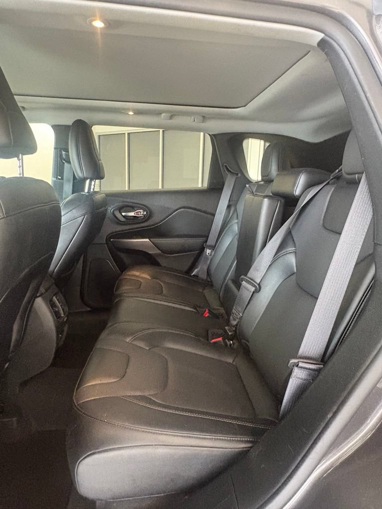 Used 2022 Jeep Cherokee Limited AWD/4WD image 14