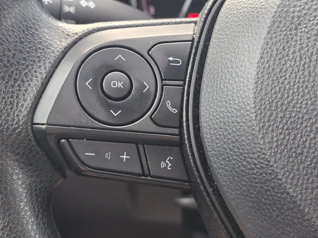 Used 2025 Toyota RAV4 XLE AWD/4WD image 32
