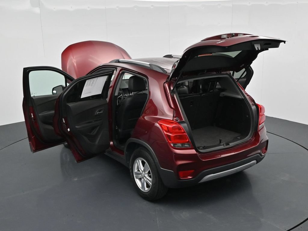 Used 2017 Chevrolet Trax LT w/ LT Convenience Package FWD image 34