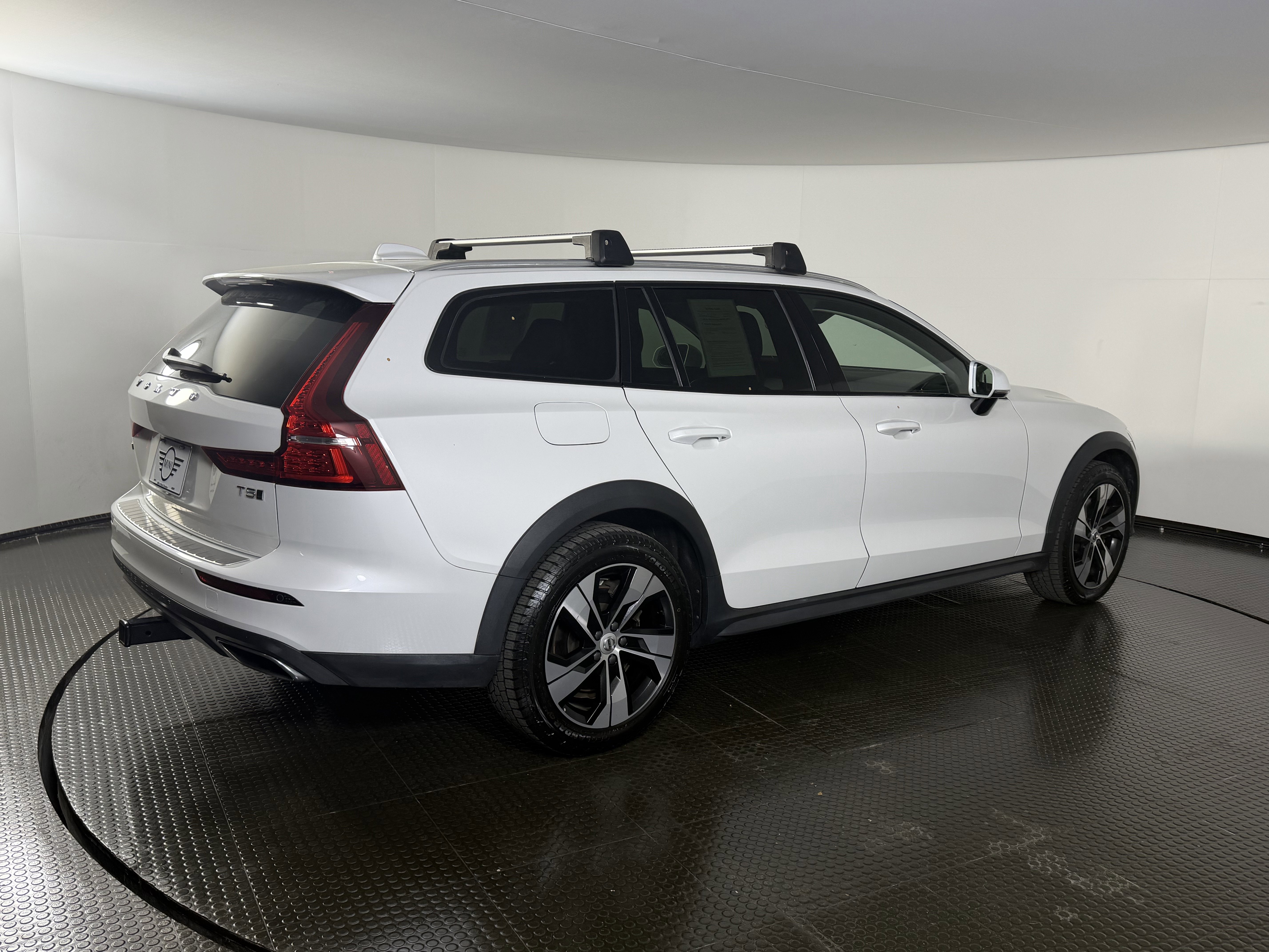 Used 2020 Volvo V60 T5 Cross Country w/ Protection Package Premier AWD/4WD image 4