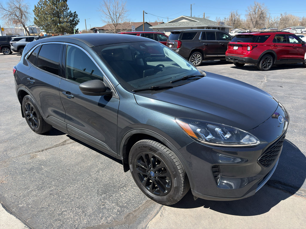 Used 2022 Ford Escape SE w/ Cold Weather Package image 4