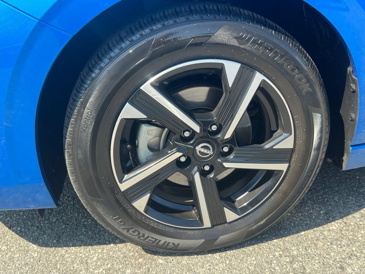 Used 2025 Nissan Sentra SV FWD image 9