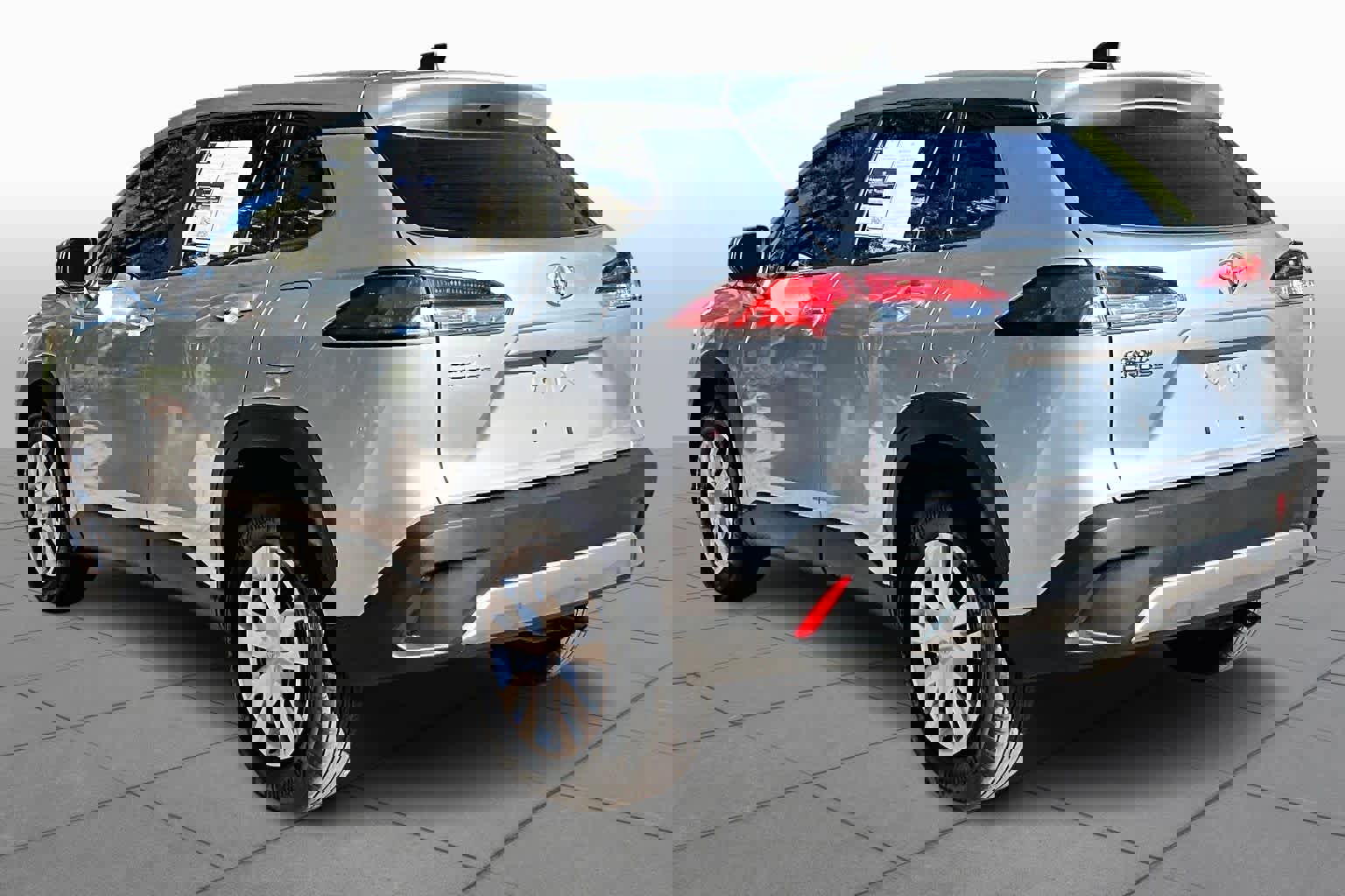 Used 2023 Toyota Corolla Cross L image 12