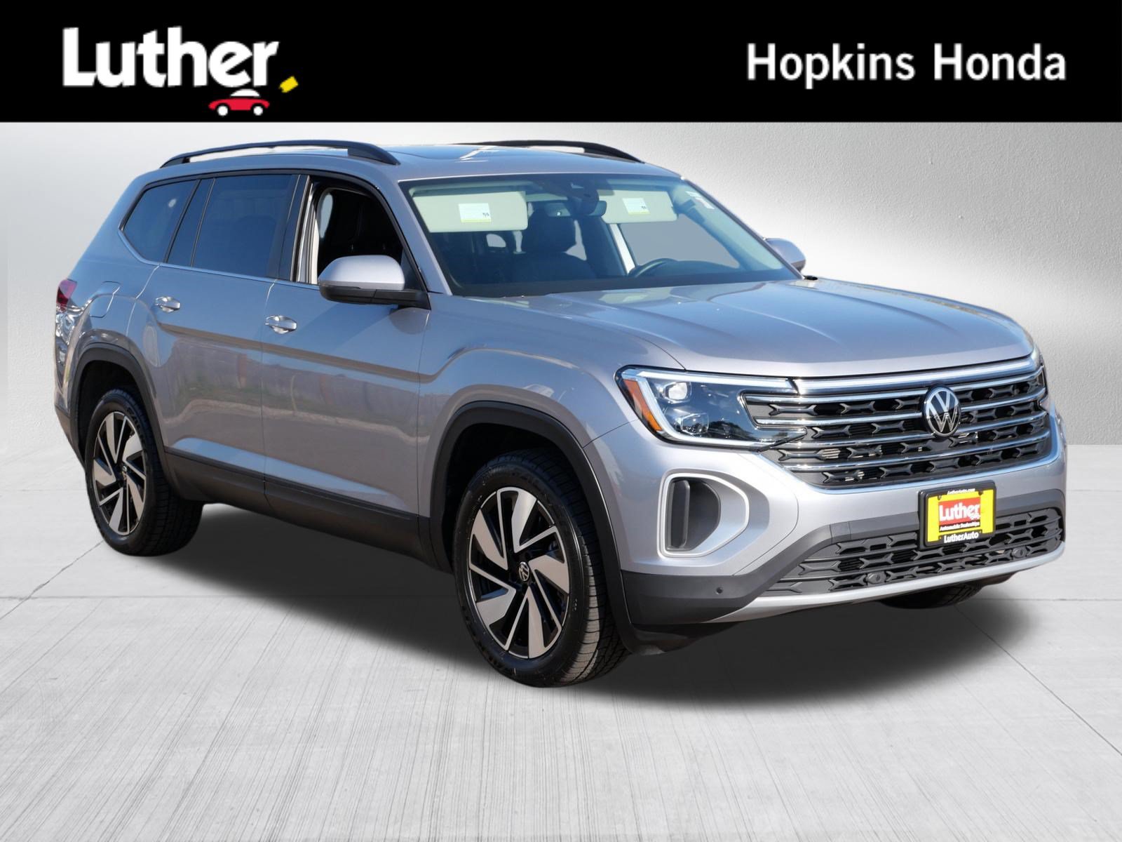 Used 2025 Volkswagen Atlas SE AWD/4WD image 1