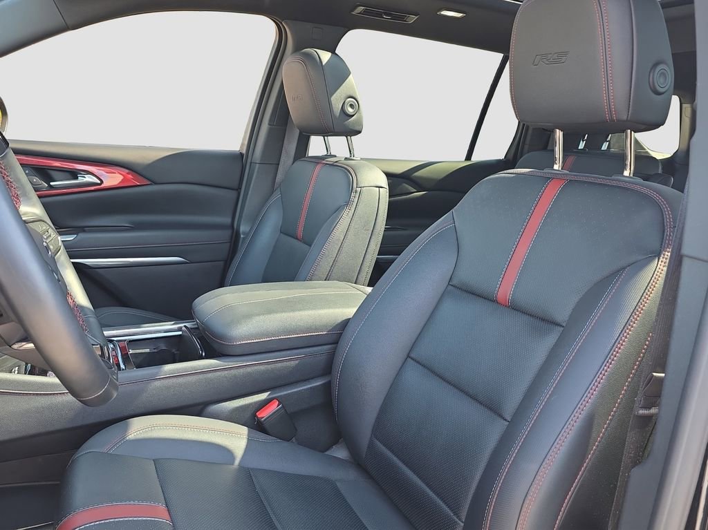 Used 2024 Chevrolet Traverse RS w/ LPO, Floor Liner Package FWD image 7