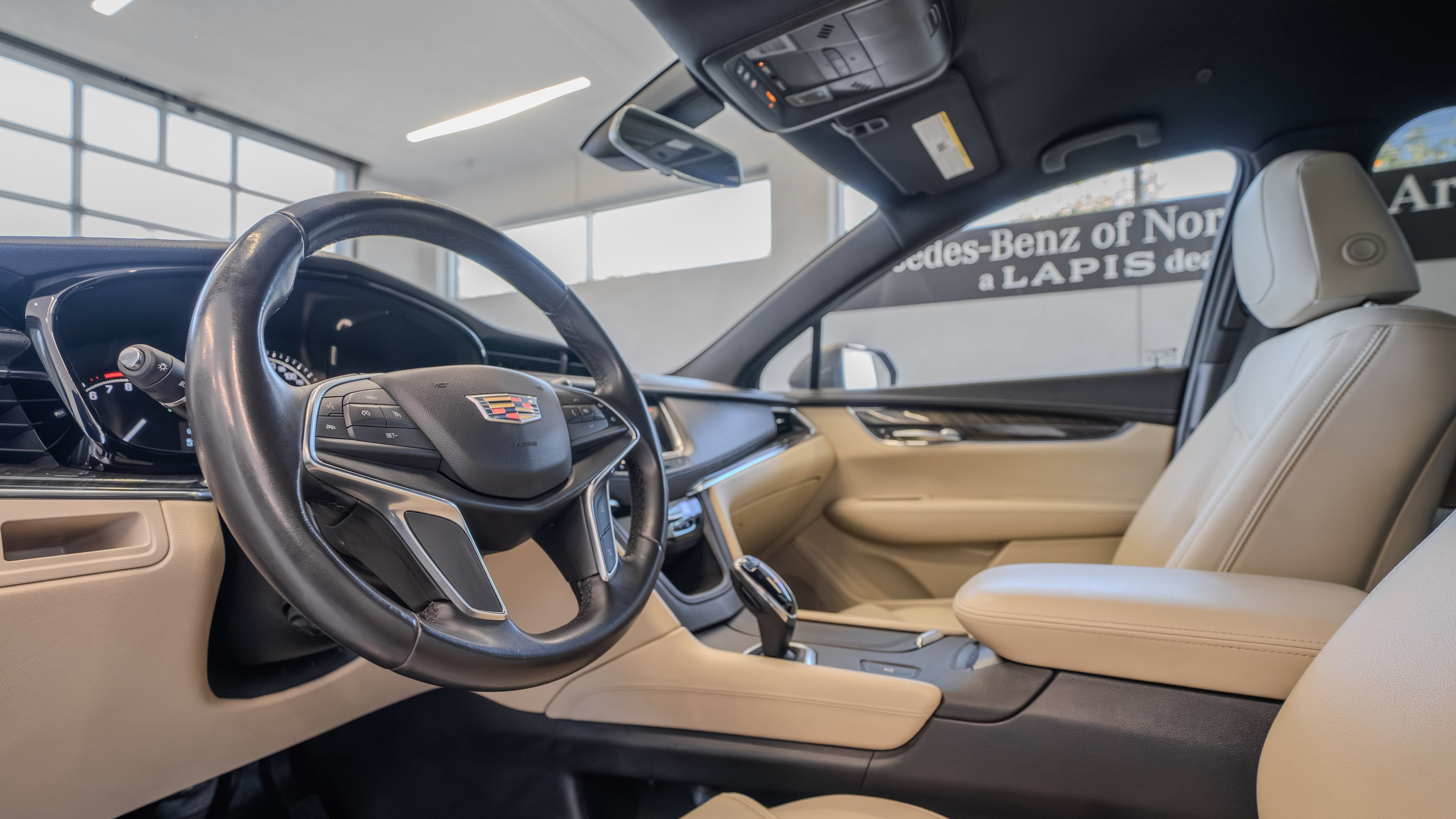 Used 2018 Cadillac XT5 FWD w/ LPO, Wheel Lock Package image 6