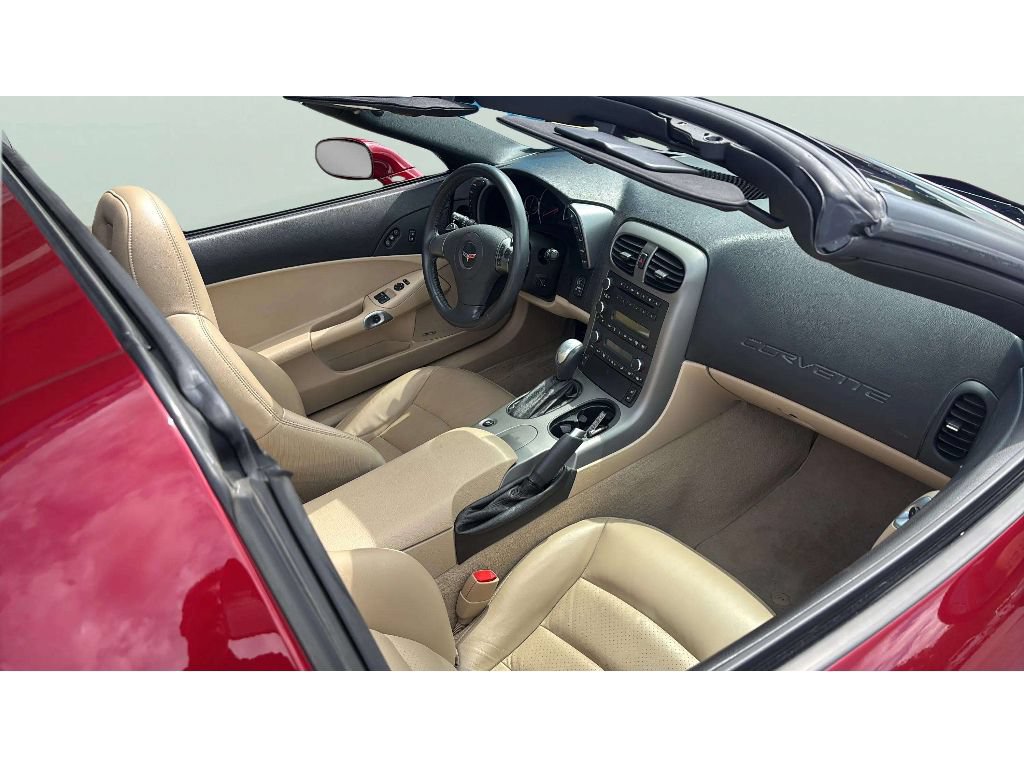 Used 2007 Chevrolet Corvette Coupe w/ Preferred Equipment Group RWD image 17