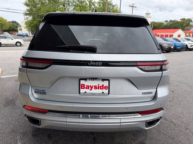 Used 2023 Jeep Grand Cherokee Overland AWD/4WD image 18