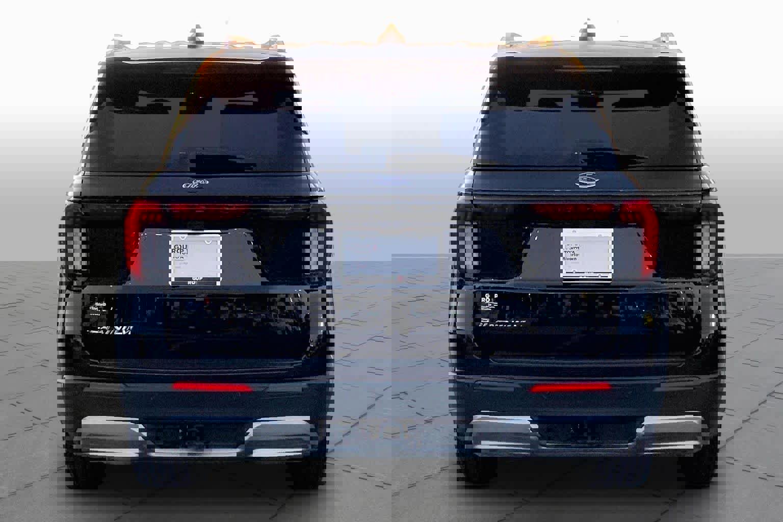 Used 2025 Ford Explorer Platinum image 4