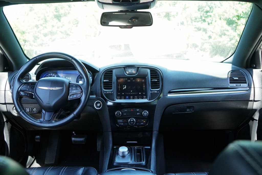 Used 2019 Chrysler 300 S image 11