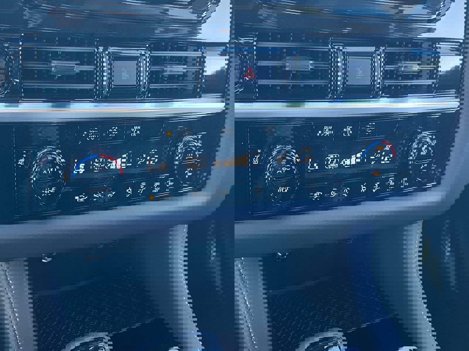 New 2025 Nissan Pathfinder SV image 29