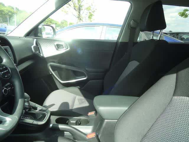 Used 2025 Kia Soul LX w/ LX Technology Package FWD image 6