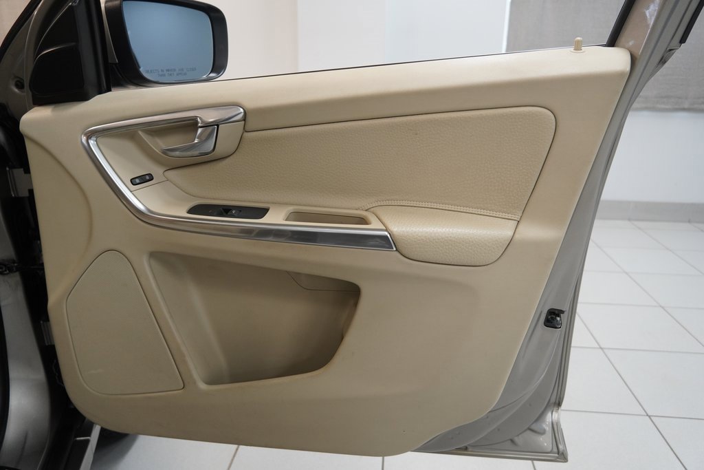 Used 2014 Volvo XC60 T6 image 27