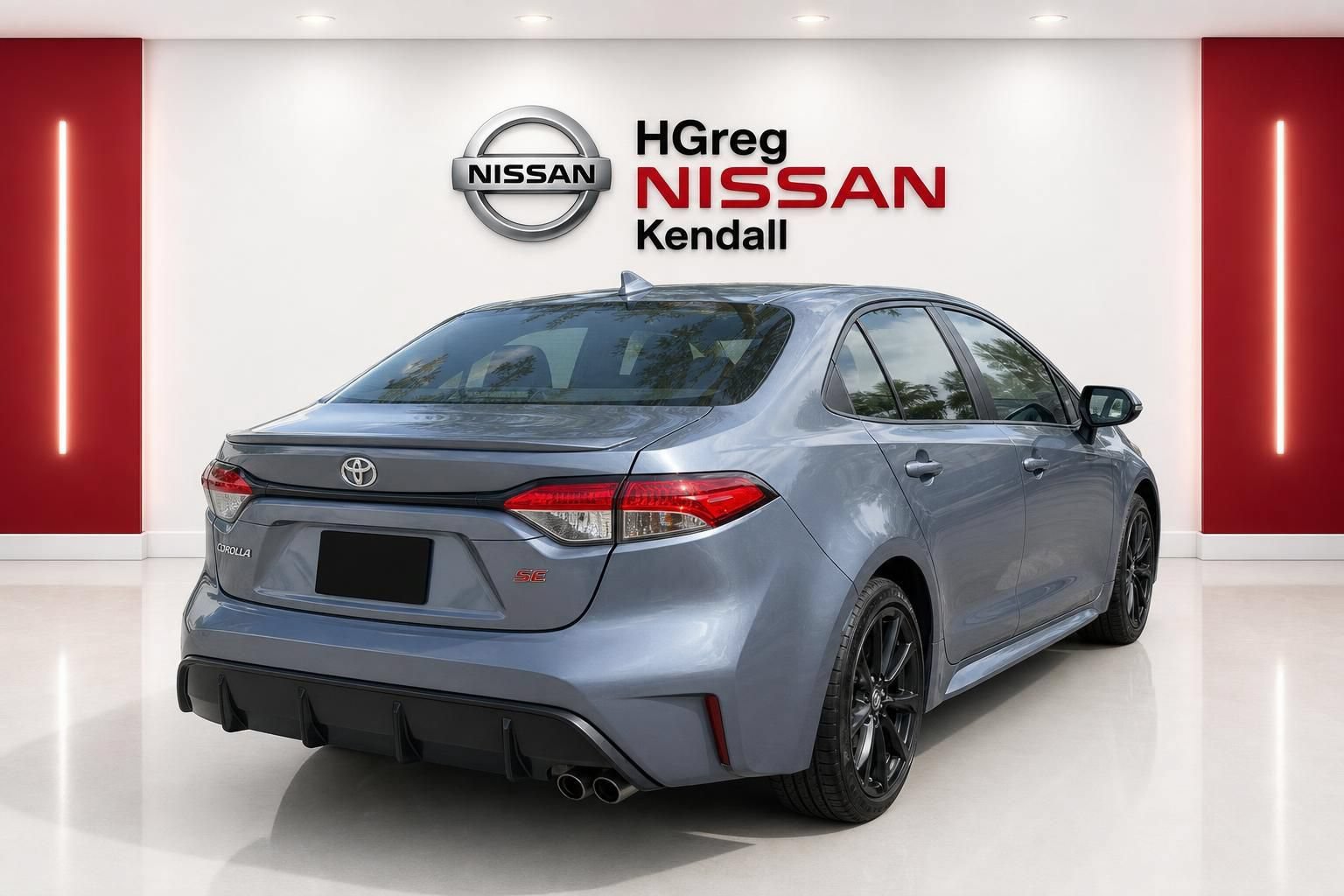 Used 2023 Toyota Corolla SE FWD image 3