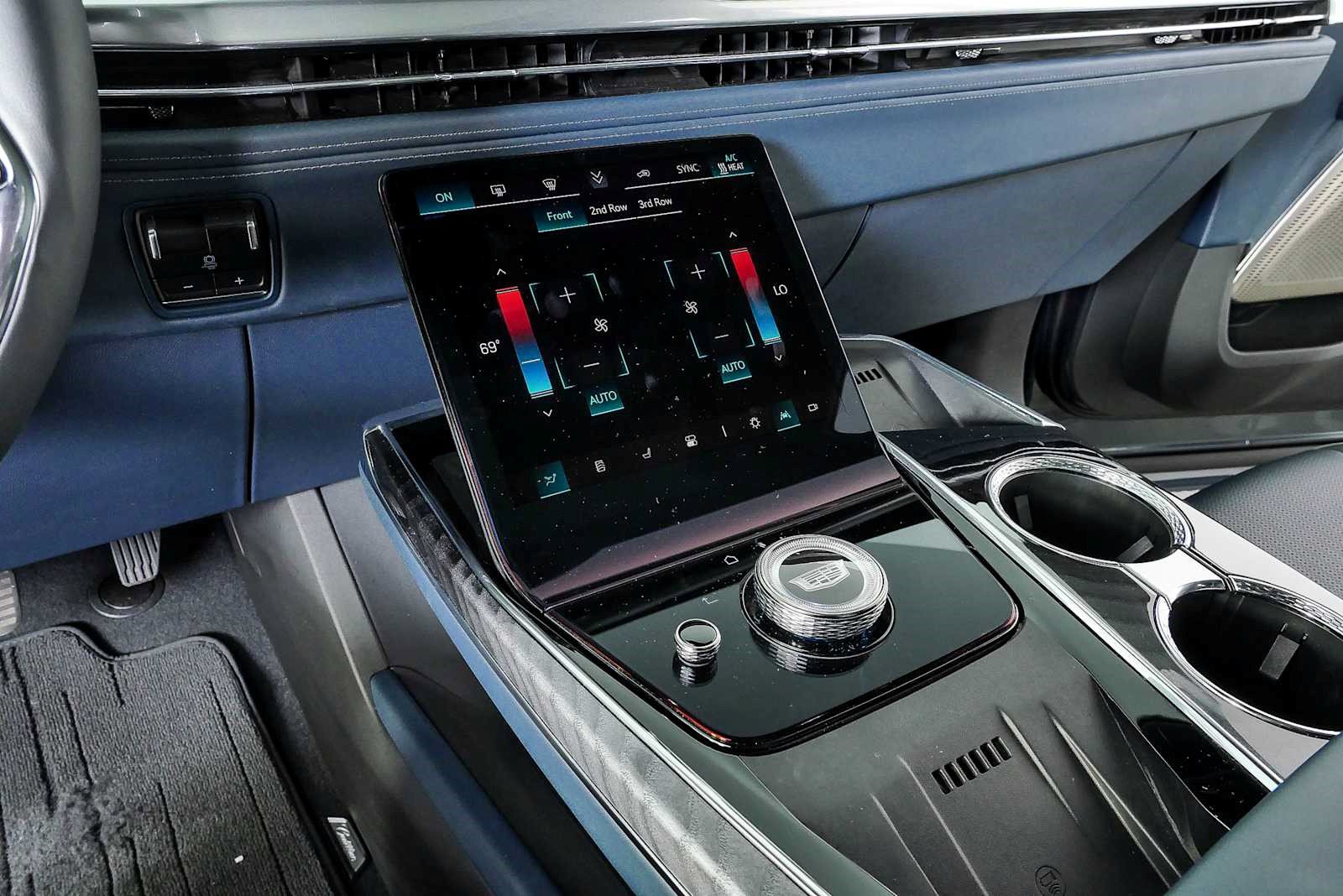 Certified 2025 Cadillac Escalade IQ Luxury 2 w/ LPO, Premium Carpet Package AWD/4WD image 17