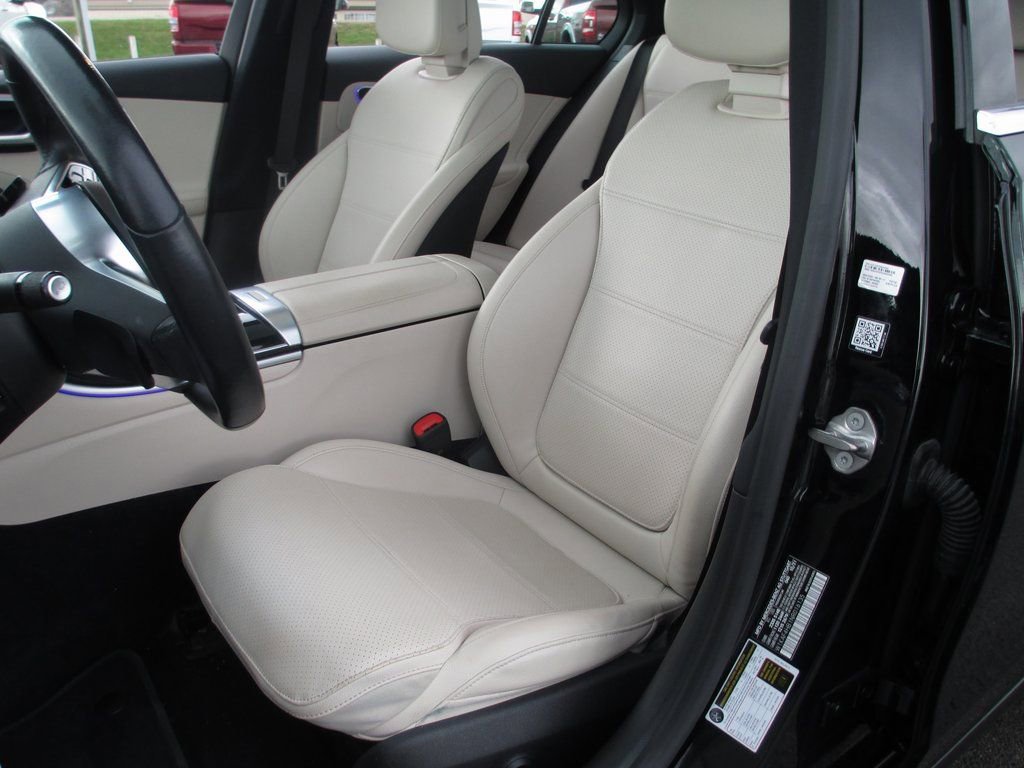 Used 2022 Mercedes-Benz C 300 4MATIC Sedan image 18