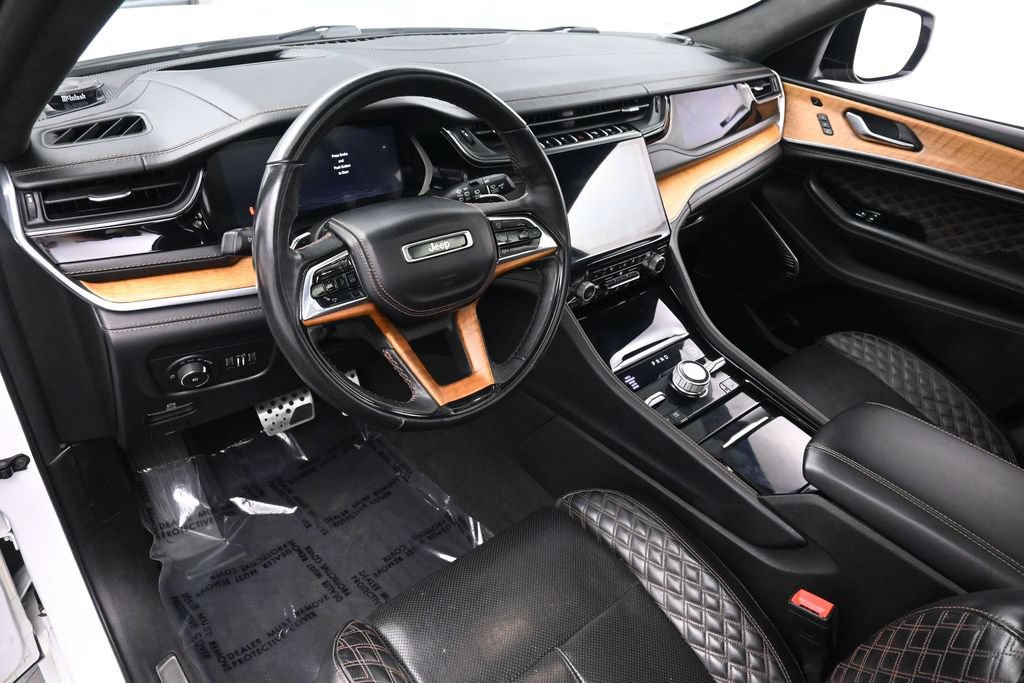 Used 2022 Jeep Grand Cherokee Summit AWD/4WD image 10
