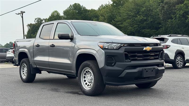 Used 2023 Chevrolet Colorado W/T RWD image 4