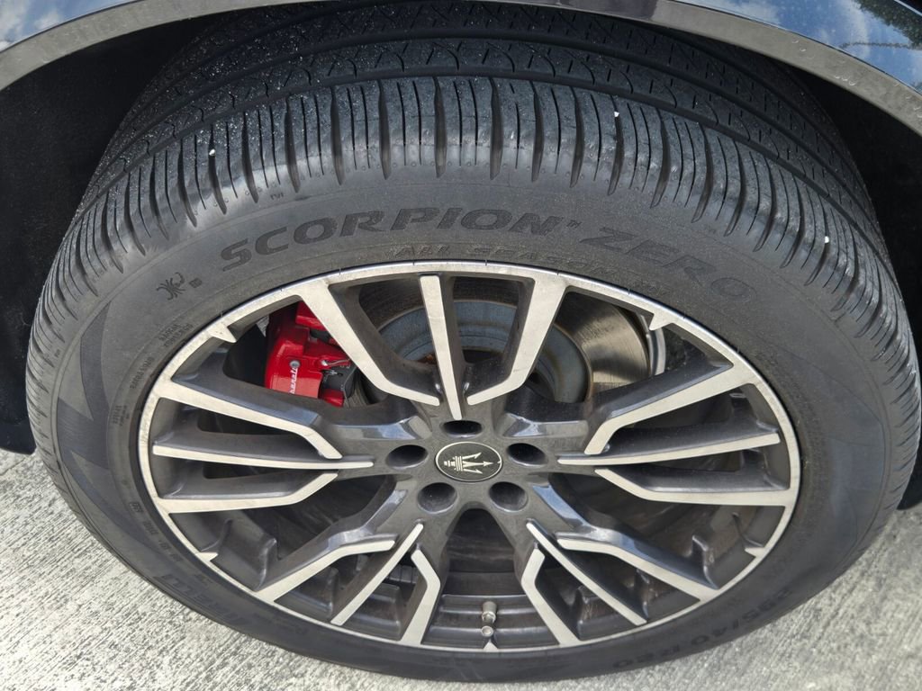 Used 2023 Maserati Grecale Modena AWD/4WD image 9