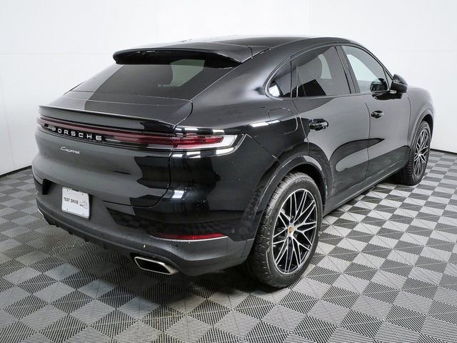 Certified 2024 Porsche Cayenne AWD image 31