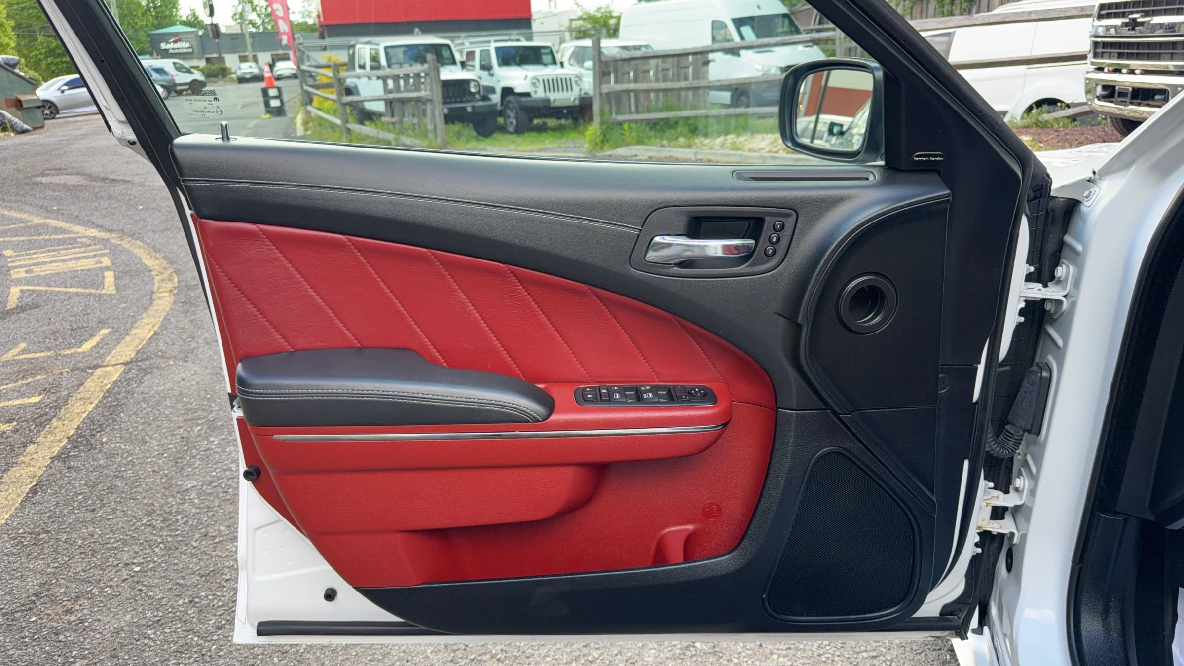 Used 2023 Dodge Charger SRT Hellcat w/ Harman/Kardon Audio Group RWD image 13