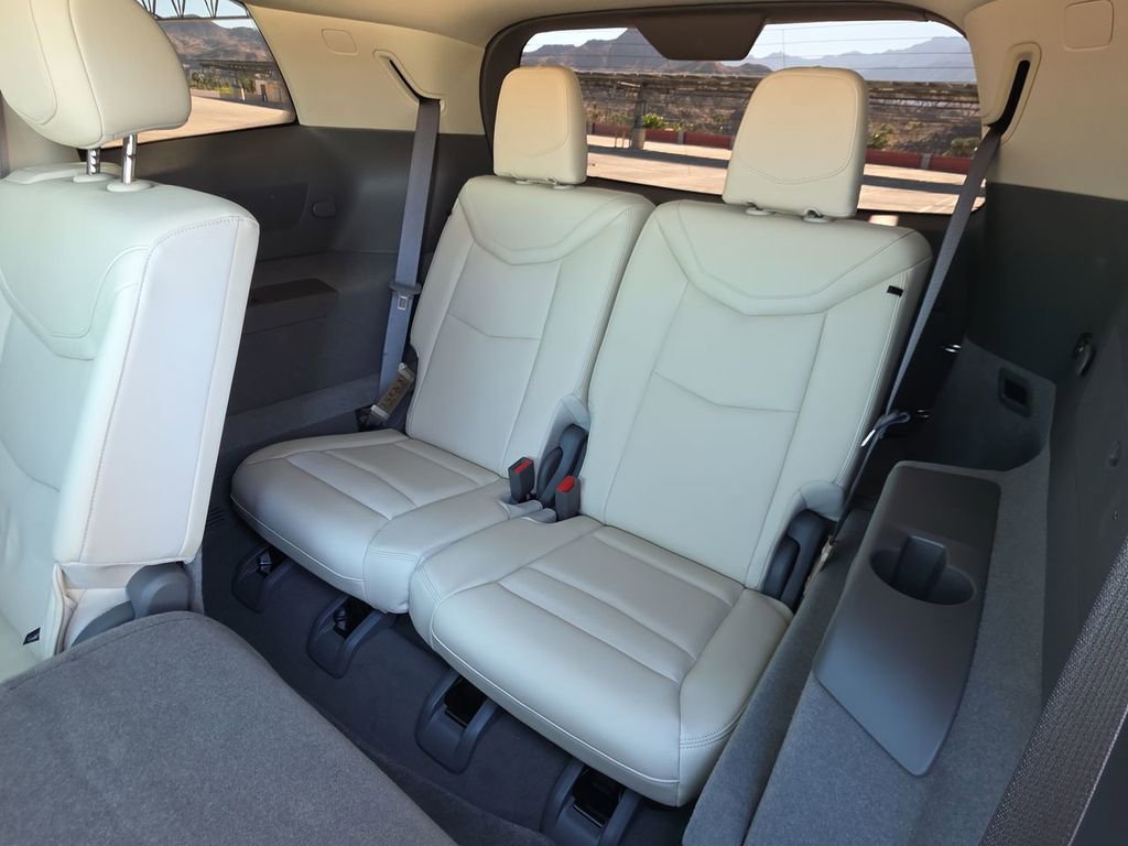 Certified 2025 Cadillac XT6 Premium Luxury w/ Technology Package FWD image 26