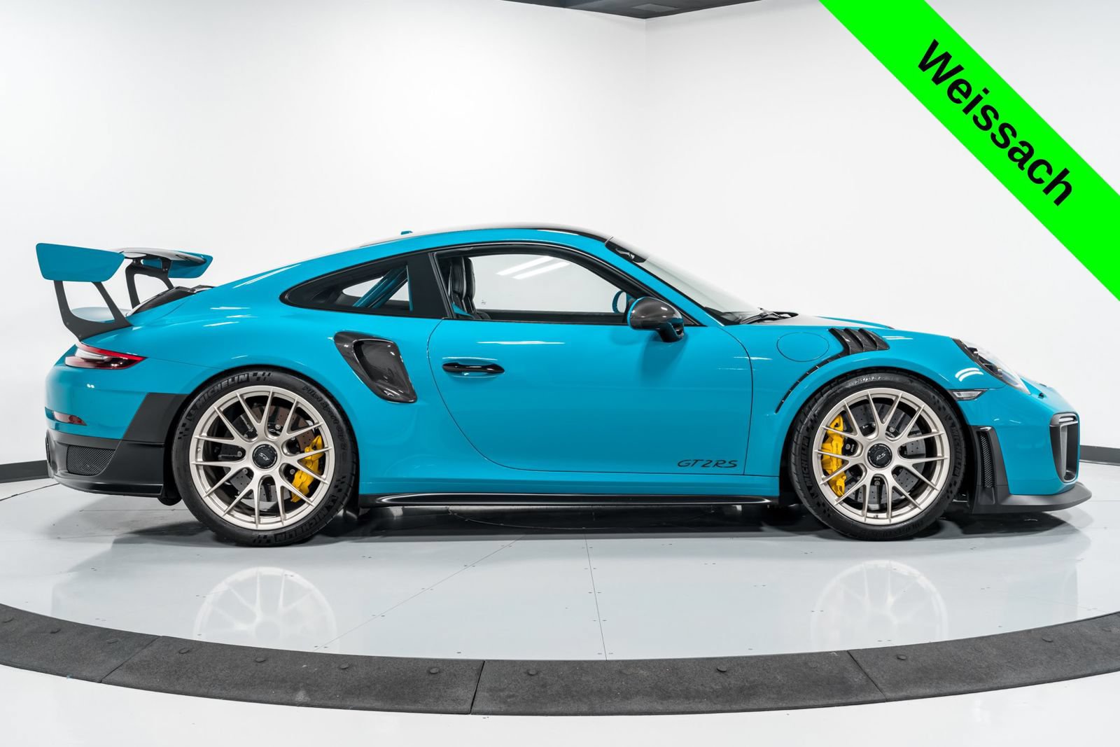 Used 2018 Porsche 911 GT2 RS w/ Weissach Package RWD image 2