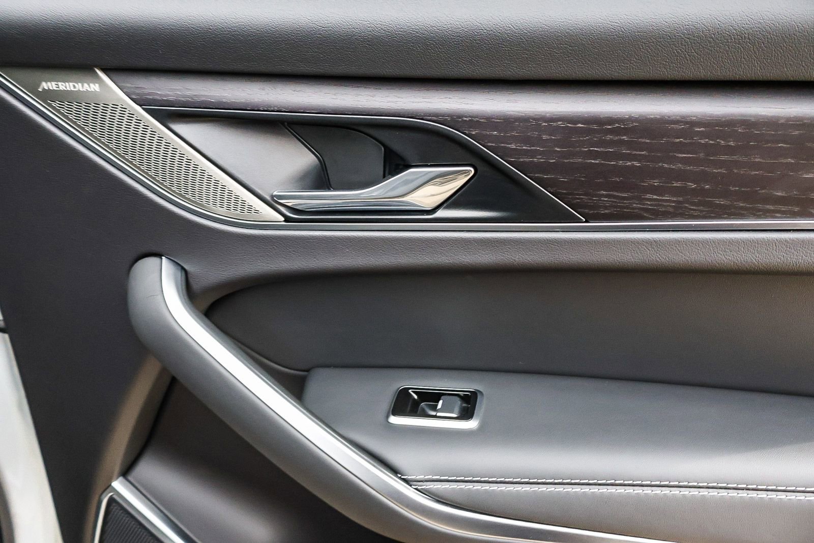 Used 2025 Jaguar F-PACE R-Dynamic S image 20