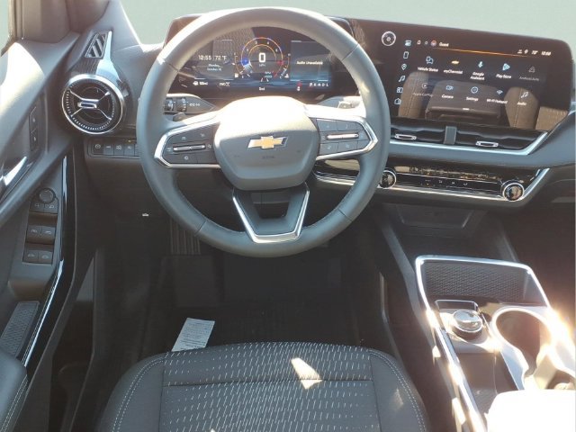 New 2027 Chevrolet Equinox LT w/ LPO, Floor Liner Package AWD/4WD image 4