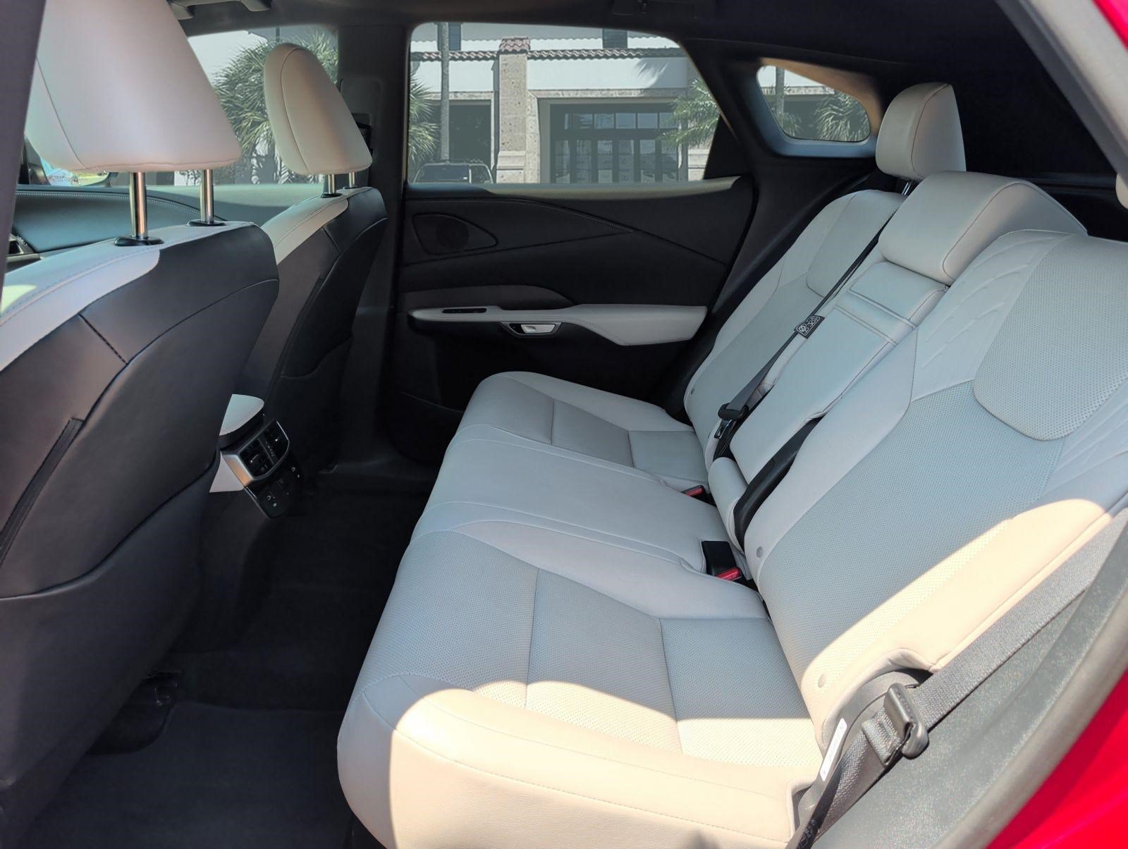 Used 2024 Lexus RX 350h w/ Accessory Package (Z1) AWD/4WD image 25