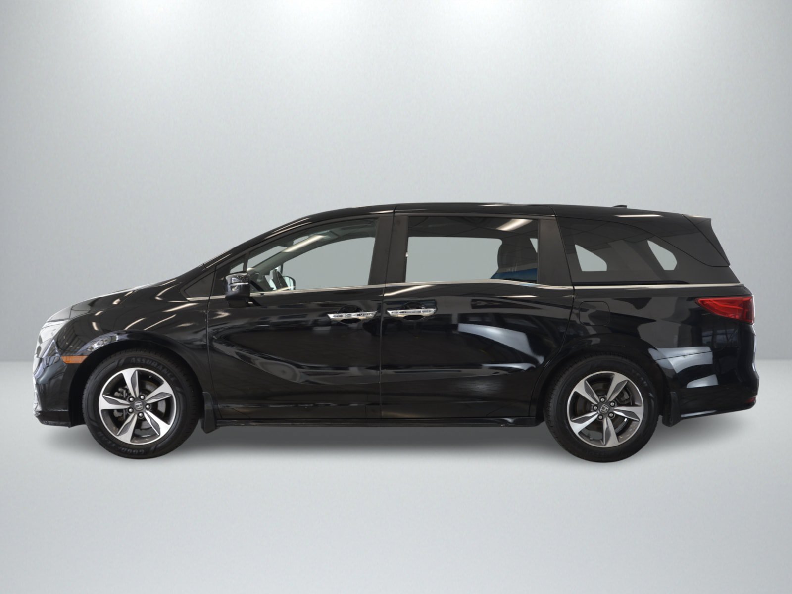 Used 2018 Honda Odyssey Touring image 2