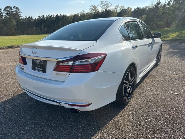 Used 2016 Honda Accord Sport image 3