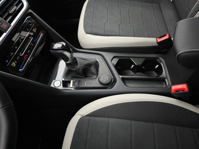 New 2026 Volkswagen Taos SE AWD/4WD image 32