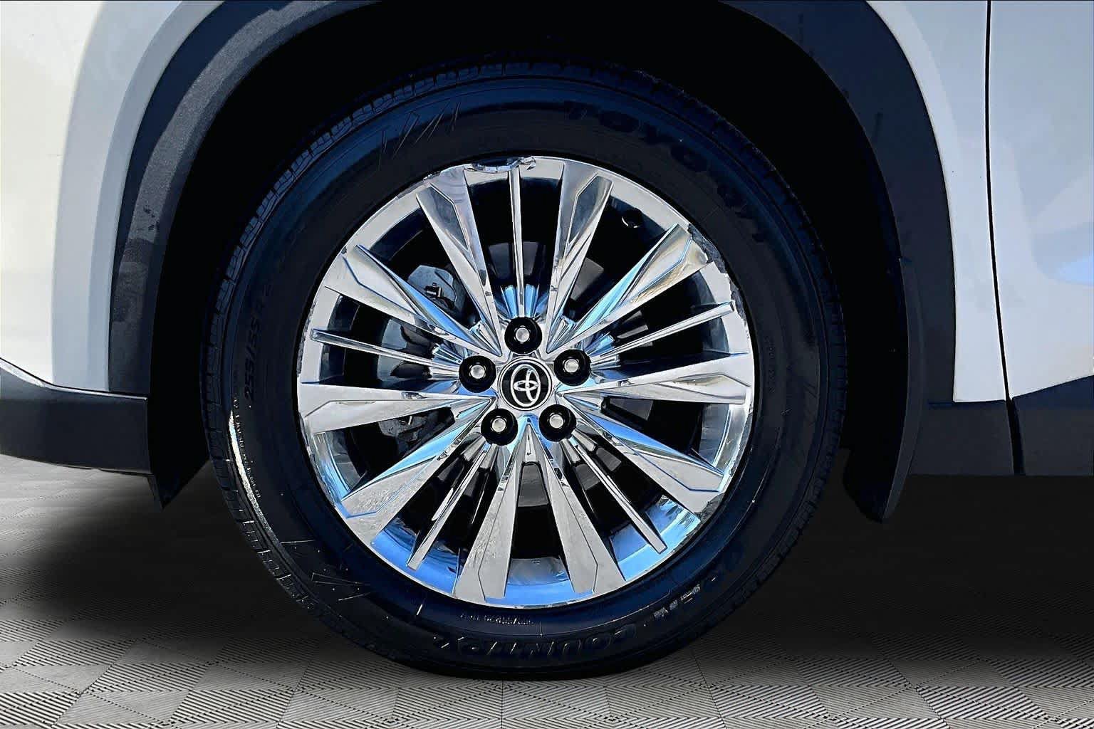 Used 2024 Toyota Grand Highlander AWD image 10