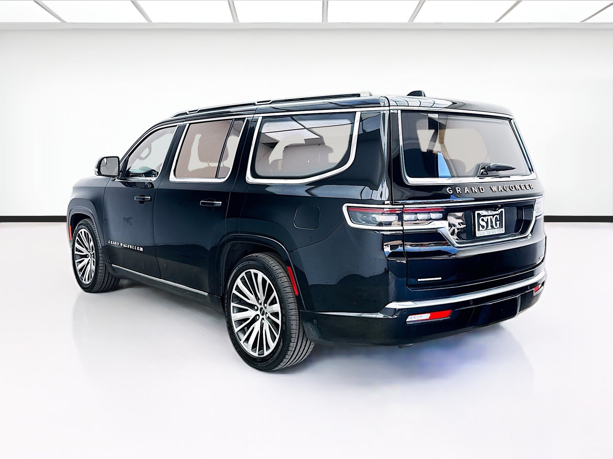 Used 2022 Jeep Grand Wagoneer Series III w/ Flexible Seating Group AWD/4WD image 6