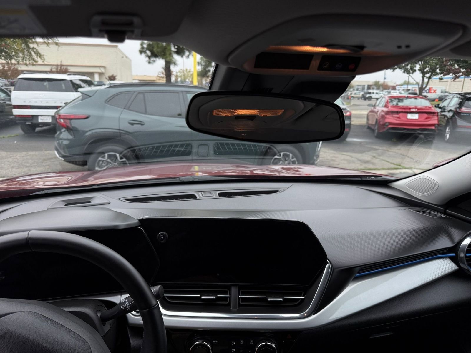 Used 2025 Chevrolet Trax LT w/ LT Convenience Package image 18